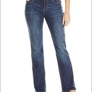 Levi Signature Jeans.